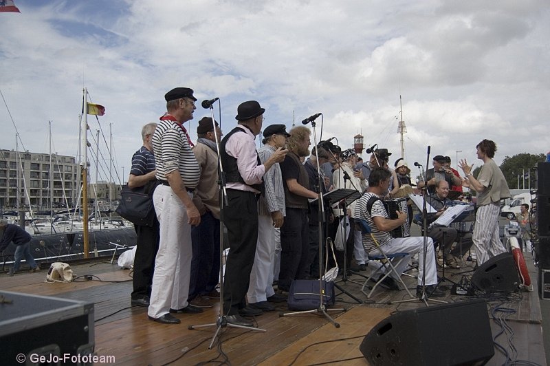 shantykoorblankenbergevisserijfeestenzeebrugge2008foto04.jpg