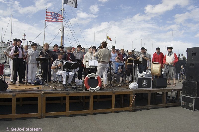 shantykoorblankenbergevisserijfeestenzeebrugge2008foto06.jpg