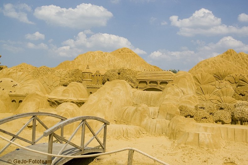 zandsculptureblankenbergefoto51.jpg