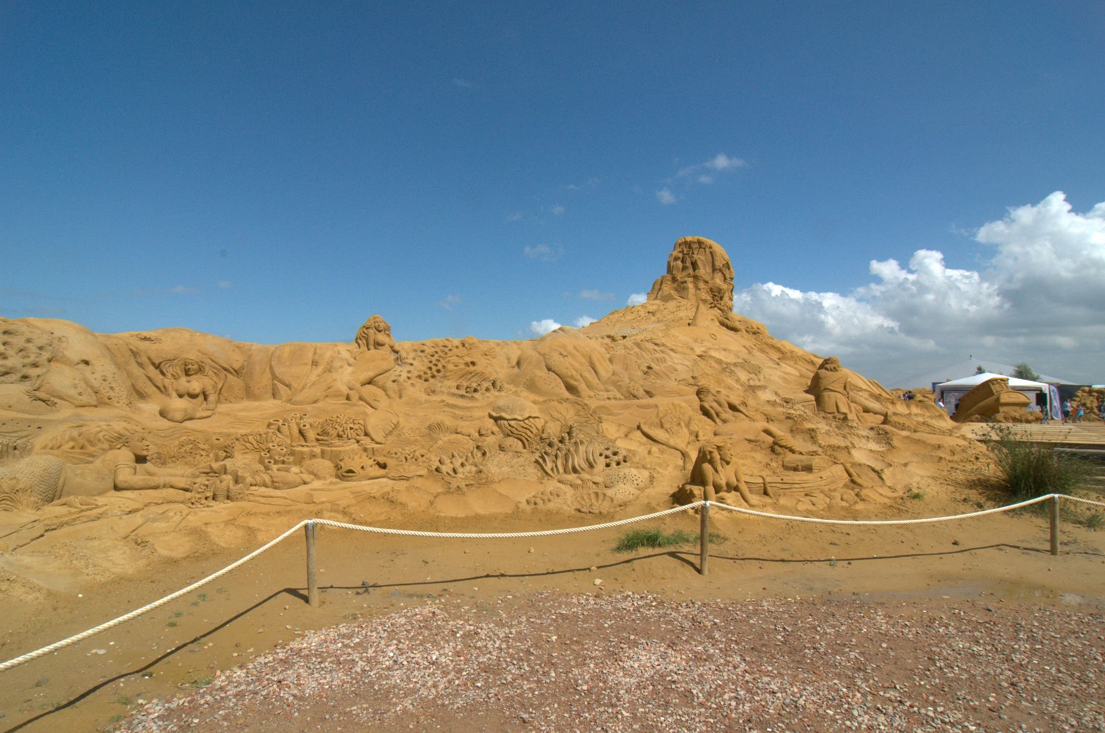 zandsculpturenblankenbergefoto34.jpg